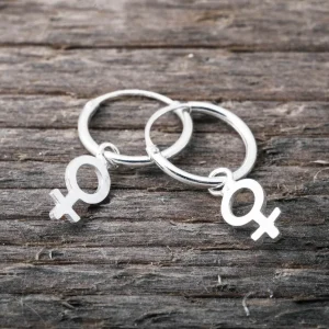 Clearance Faith Silvercreoler med minikvinnotecken