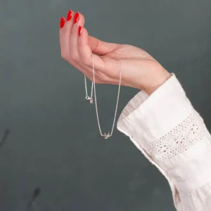Sale Faith Silverhalsband svala