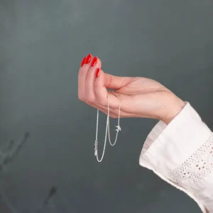 Sale Faith Silverhalsband svala