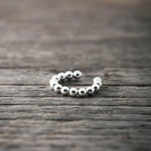 Discount Faith Silverörhänge ear cuff -silverkulor runt om