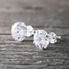 Discount Faith Silverörhängen vit sten 8mm
