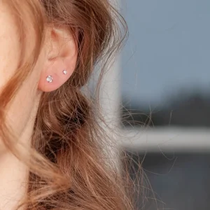 Fashion Faith Silverörhängen vit sten 4mm