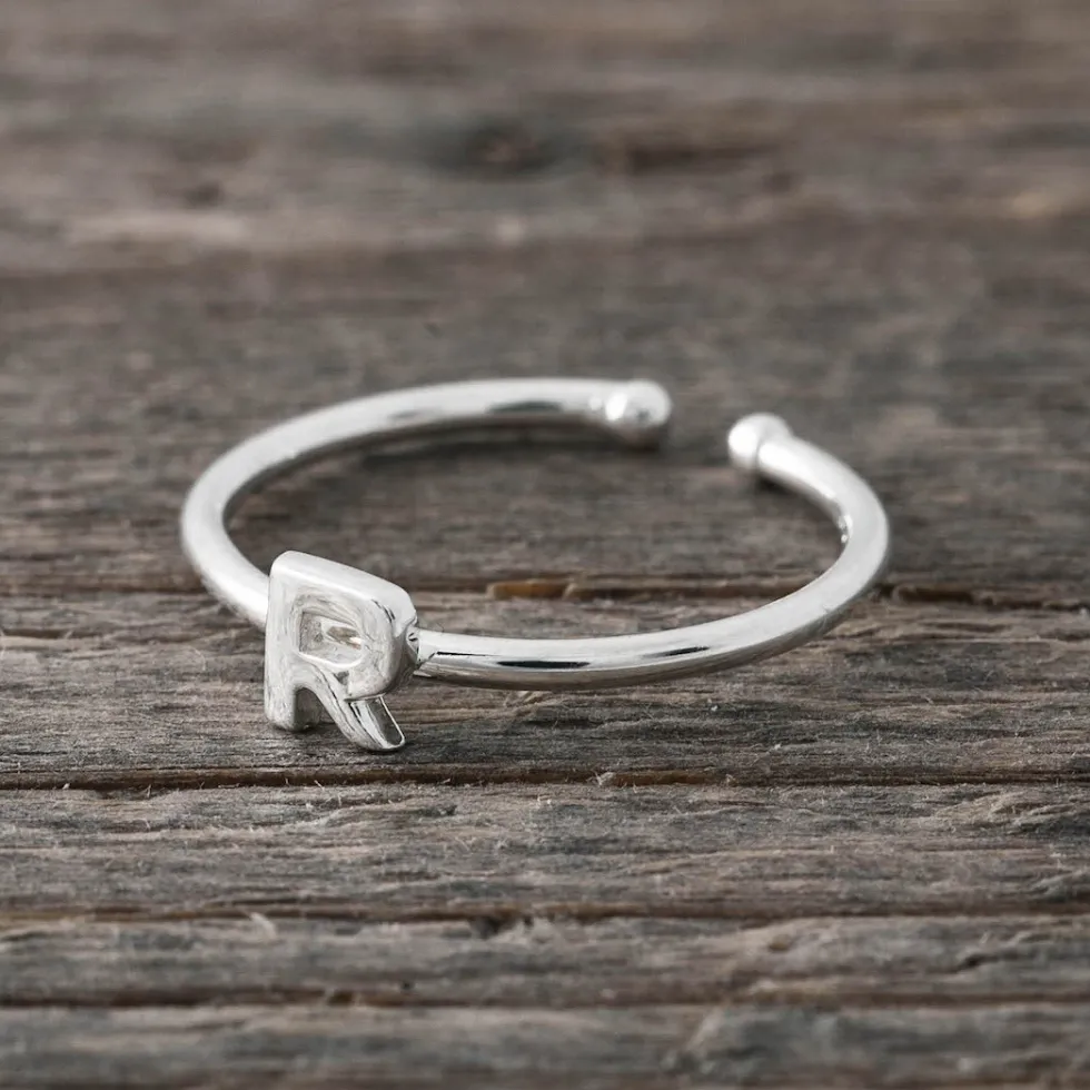 silverring_bokstav_r_0.webp Hot Faith Silverring bokstav R