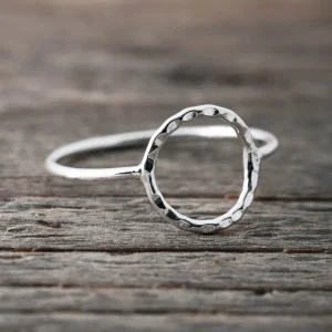Discount Faith Silverring hamrad cirkel