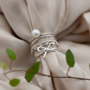 Discount Faith Silverring supertunn m kloinfattad C/Z sten