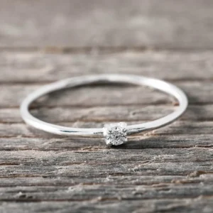 Discount Faith Silverring supertunn m kloinfattad C/Z sten