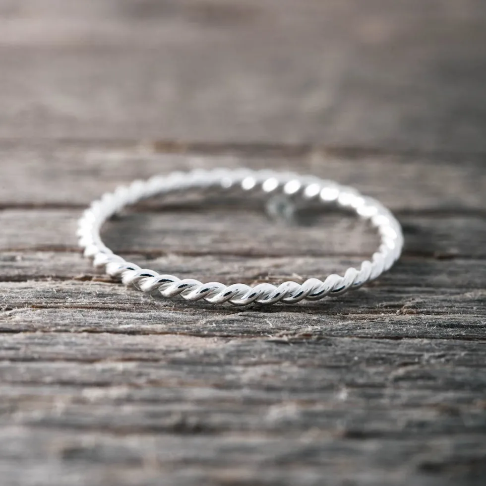 silverring_supertunn_tvin_0.webp New Faith Silverring supertunn tvinnad